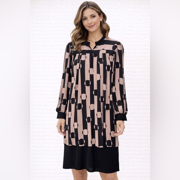 Joseph Ribkoff Dresses & Skirts - ✨Joseph Ribkoff Vintage Geometric Shift Dress Black & Cream- No Size tag